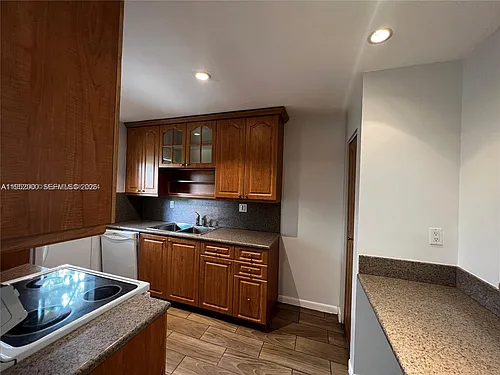 4111 Stirling Rd Photo 1
