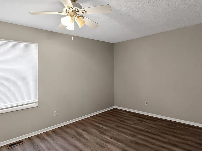 2707 Heatherlea Ct — Photo 11