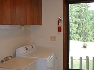 4 Strawberry Hill Rd, Pawling, NY 12564