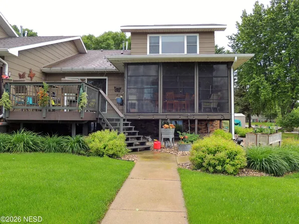 1366 Marina Bay Dr Unit 7, Watertown, SD 57201