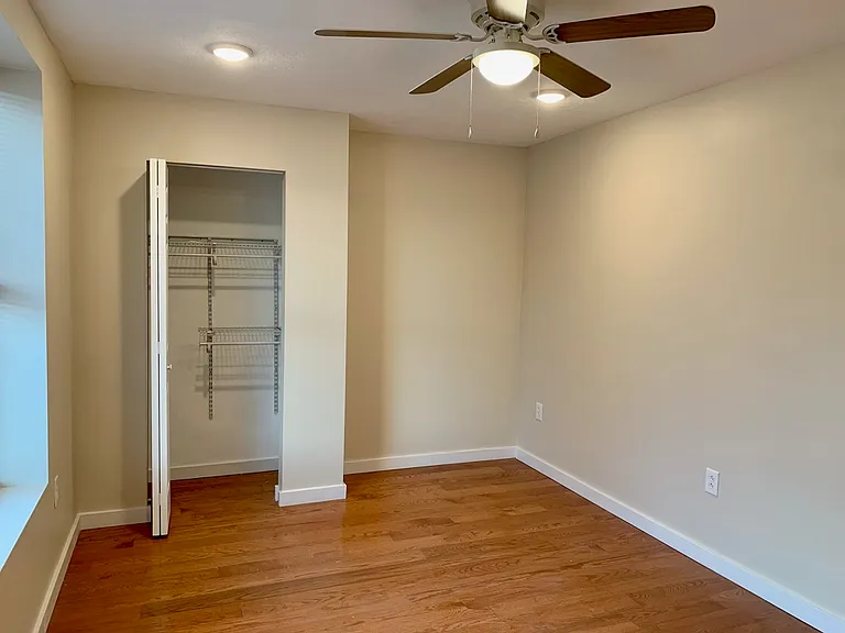 5925 Walnut St #4 — Photo 8