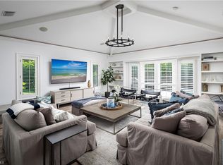 420 Palm Cir E, Naples, FL 34102