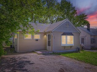 327 Fairlawn Dr, Round Lake Park, IL 60073