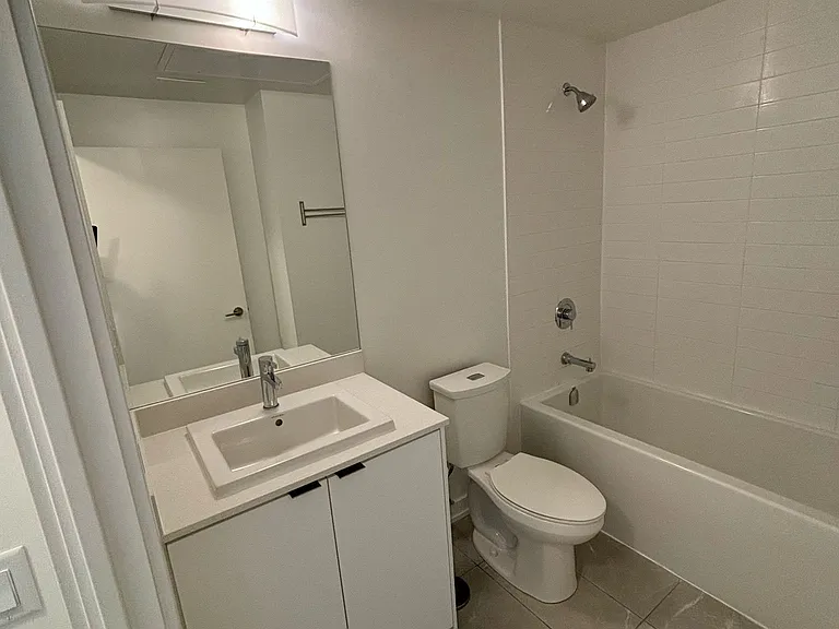 55 Duke St W #606 — Photo 9