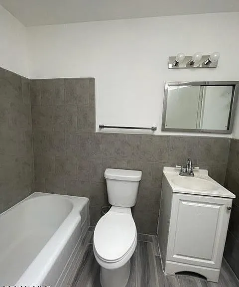 3031 Van Buren Ave — Photo 9