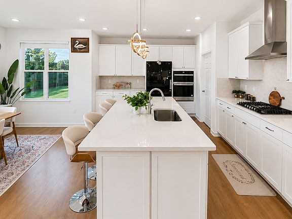 3rd image of 51172 Quaker Ln