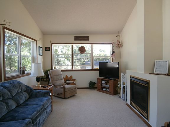 4th image of 489 Darla Ct
