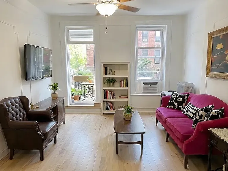 351 6th St #3 — Photo 4
