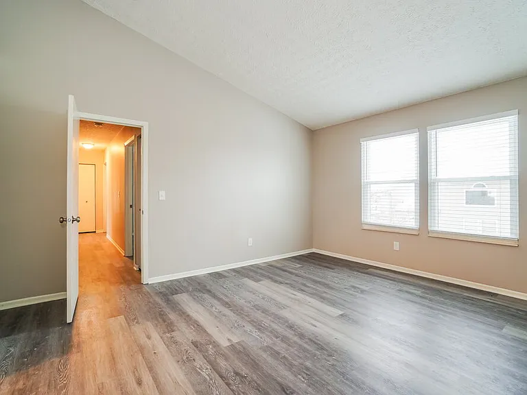 324 Harland Dr — Photo 12
