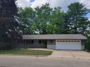 1112 East St, Darlington, WI 53530