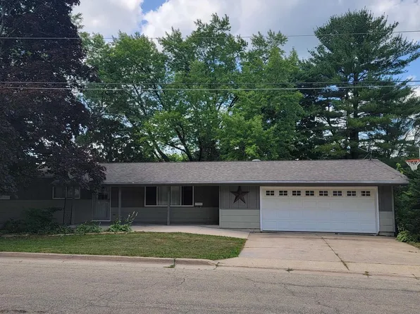 1112 East Street, Darlington, WI 53530