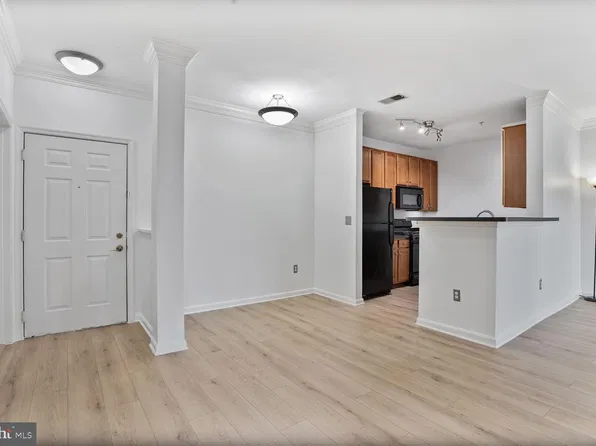 4854 Eisenhower Ave Unit 253, Alexandria, VA 22304