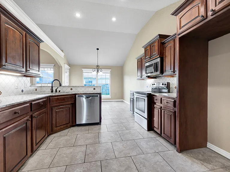 508 Torrington Way — Photo 16