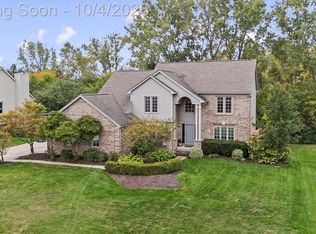 4126 Villager Dr, Orion, MI 48359