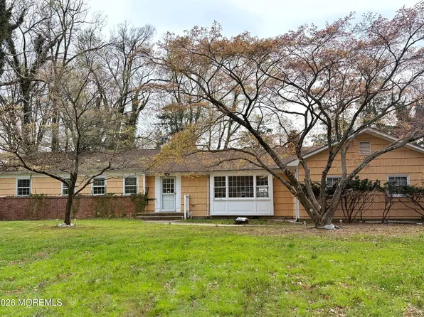 33 Fish Hawk Drive, North Middletown, NJ 07748