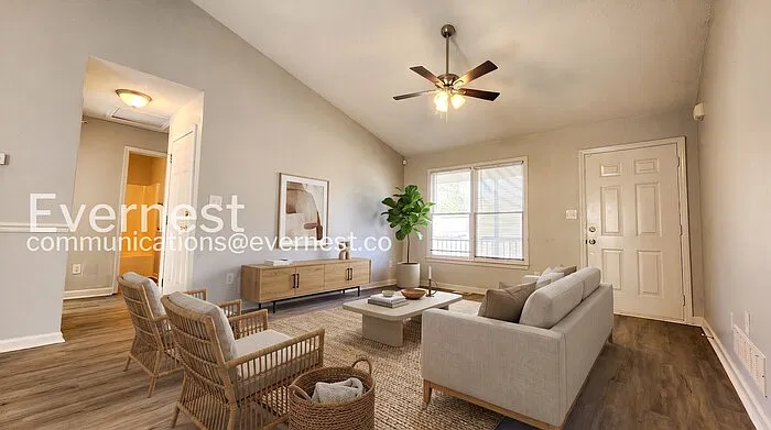 345 Bomar Ln — Photo 3
