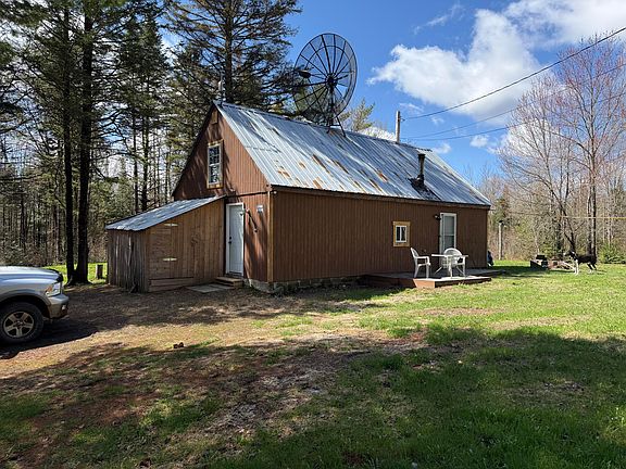 3rd image of 848 Bancroft Road