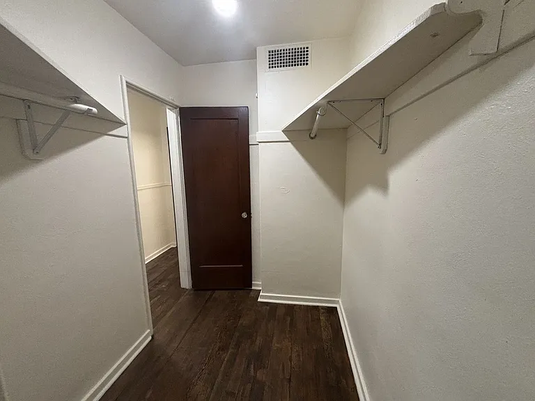 Preston Apartments — Photo 48