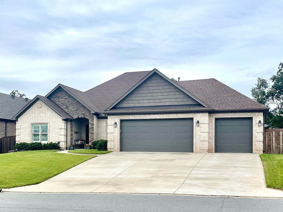 1st image of 9808 Laurel Oak Dr
