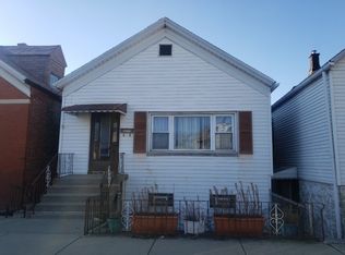 2908 S Quinn St, Chicago, IL 60608