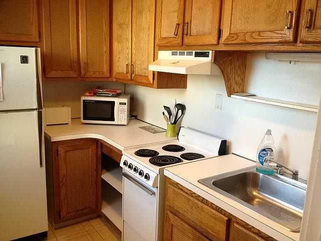 2nd image of 341 Oak St #1