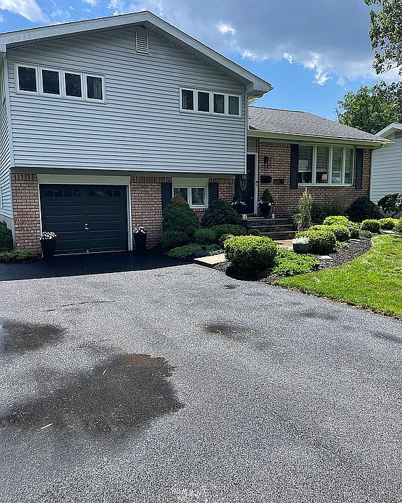 1st image of 25 Hialeah Dr