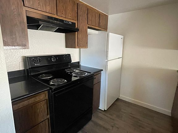 3rd image of 212 B St APT C
