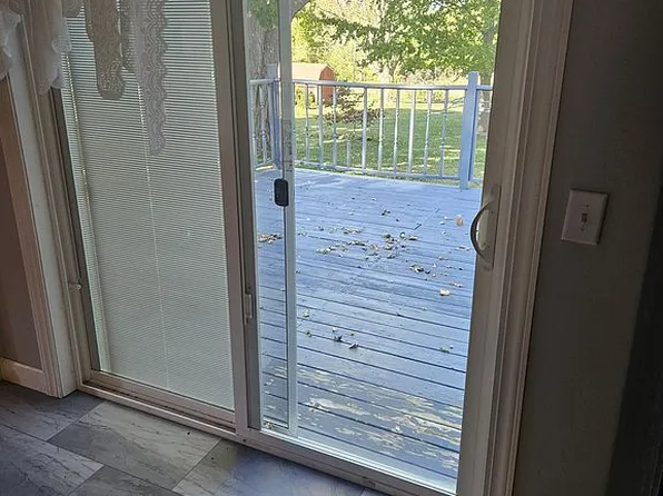 207 E North St, Walnut, IL 61376