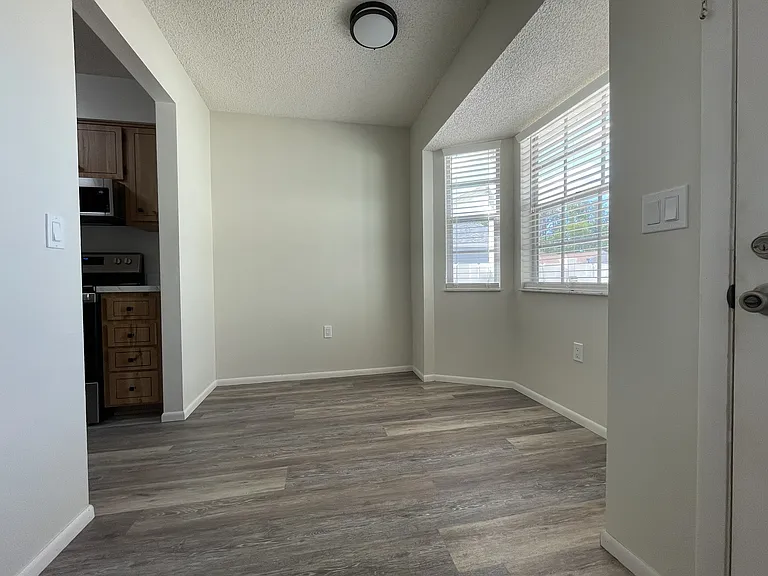 12512 Knollbrook Ln — Photo 6