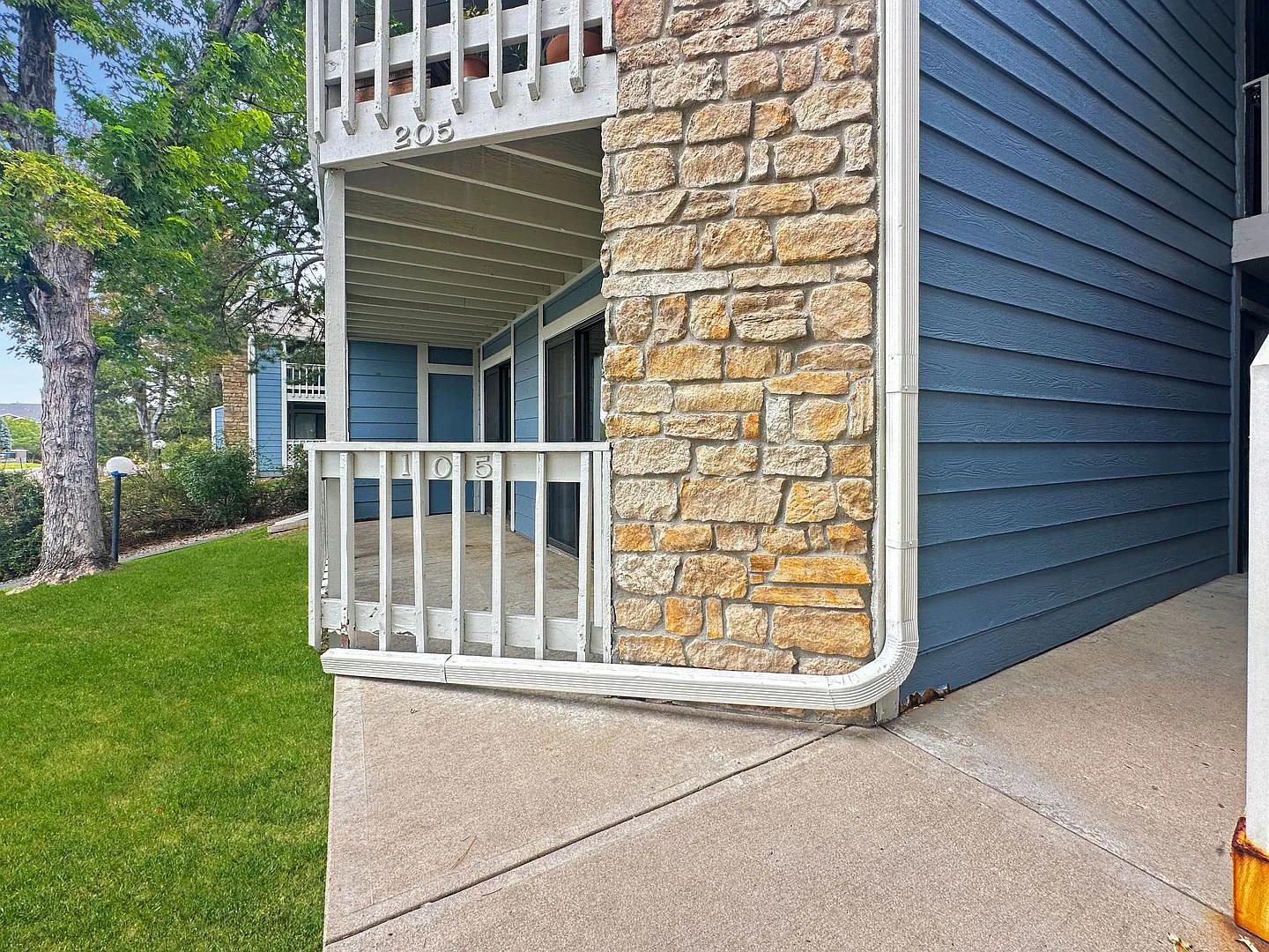 Freshly Updated 2 Bed, 2 Bath Condo for Rent in Denver — Photo 2