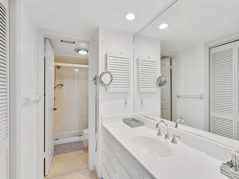 300 Harbour Dr #308E — Photo 14