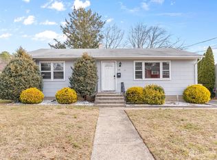 132 Southwood Dr, Old Bridge, NJ 08857