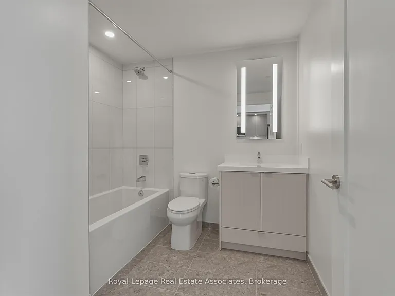 25 Cordova Ave #1802 — Photo 16