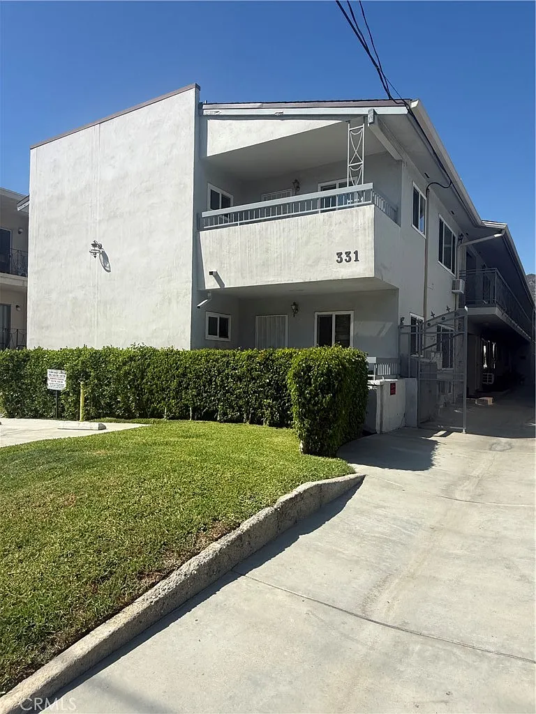 2 bed, 775 sqft, $2,450 — Photo 1