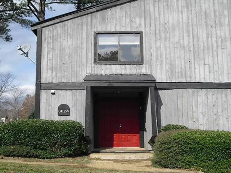 6024 Regent Mnr — Photo 1