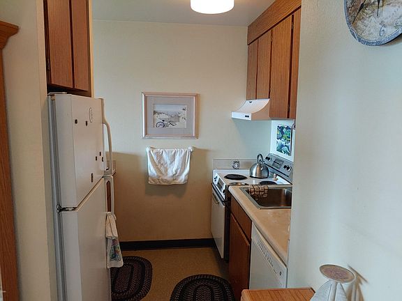 4th image of 1000 SE Bay Blvd #428