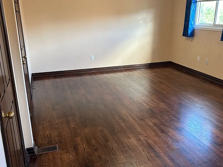 17 Ashburn Cres #UPPER — Photo 10