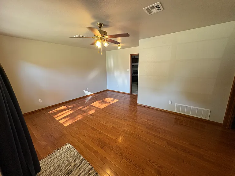 315 Ash St — Photo 4