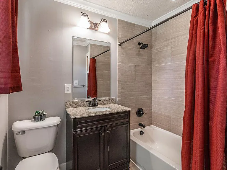 941 Belvedere Dr — Photo 13