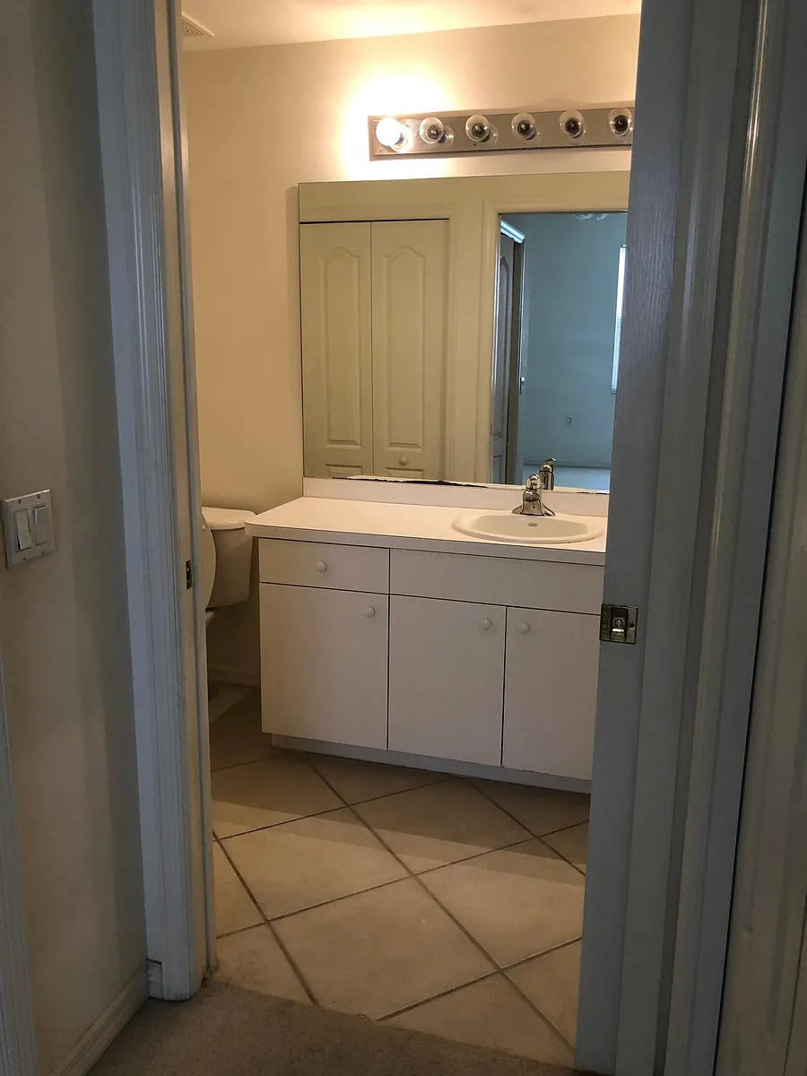 Building Photo - 8450 Kingbird Loop #430