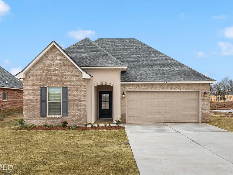 414 Blanchard Loop — Photo 1