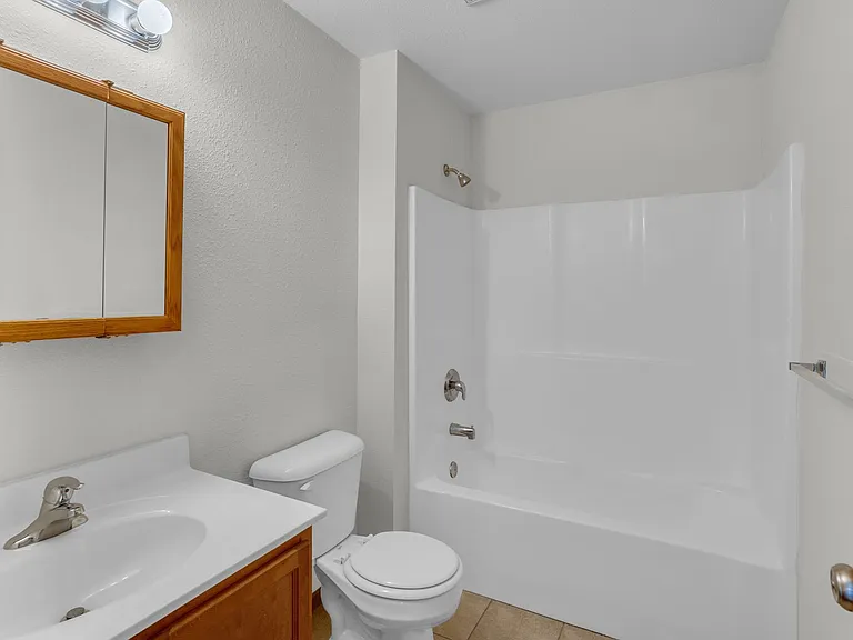 601-603 Glenstone Dr. — Photo 36