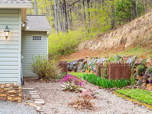 4th image of 151 Kolby Ln
