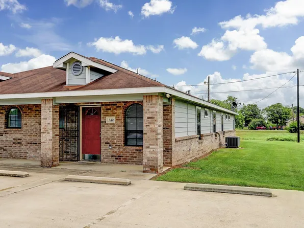 330 6th St, Hempstead, TX 77445