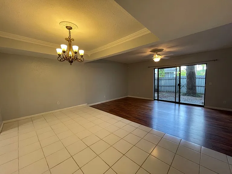 710 Raymond Cir — Photo 5
