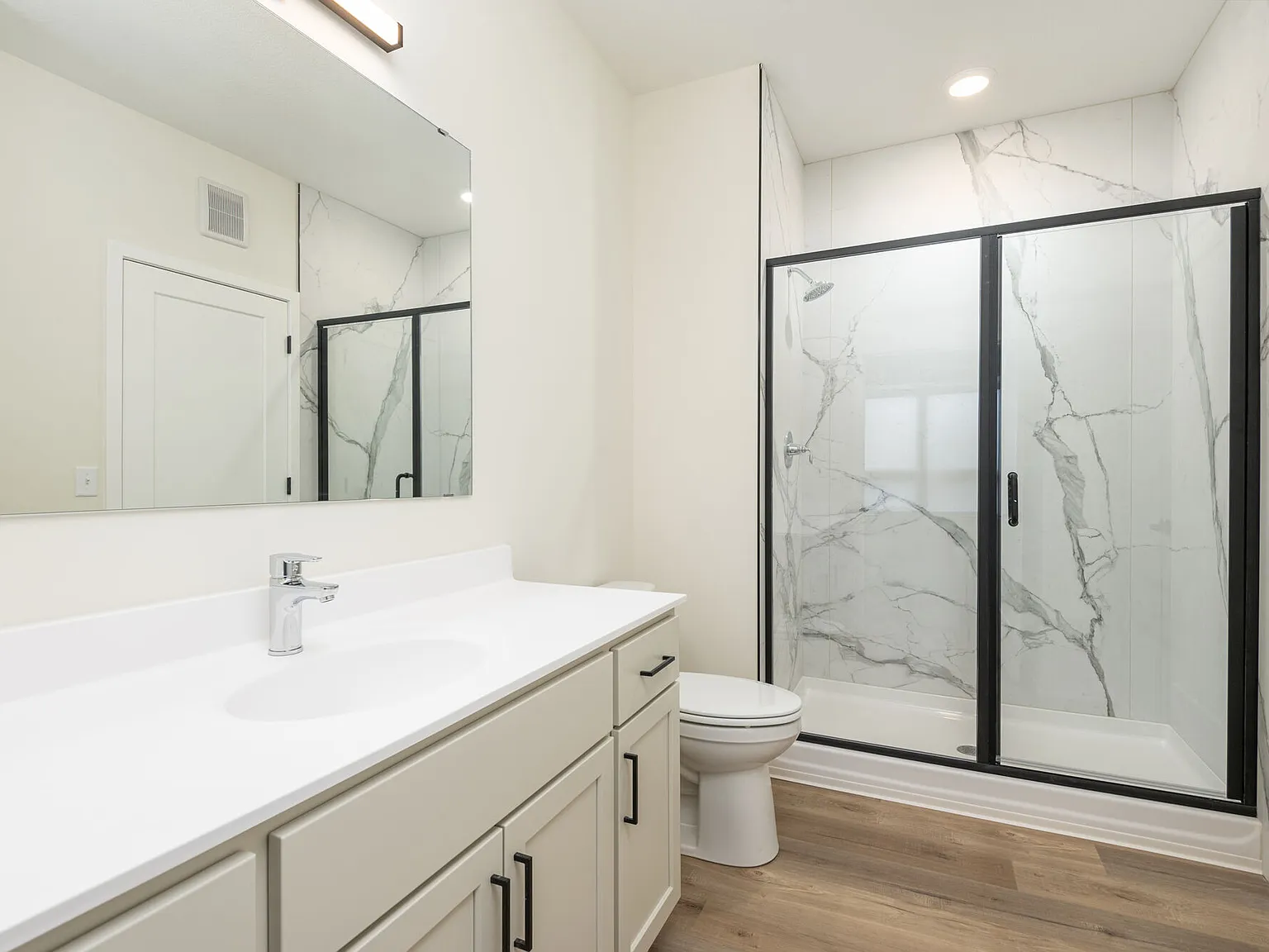The Uptown Apartments — Photo 4