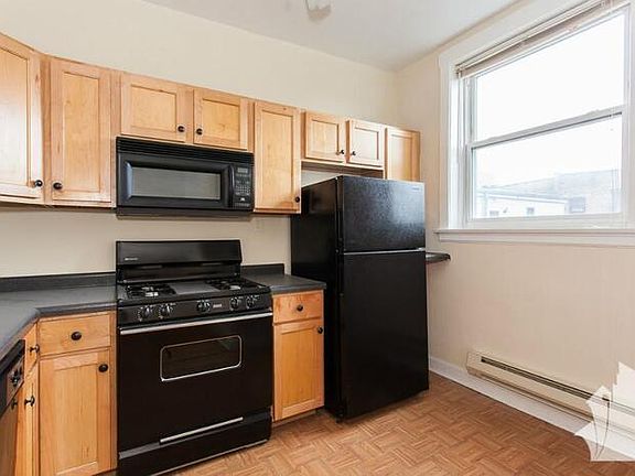 5th image of 4427 N Wolcott Ave #A1