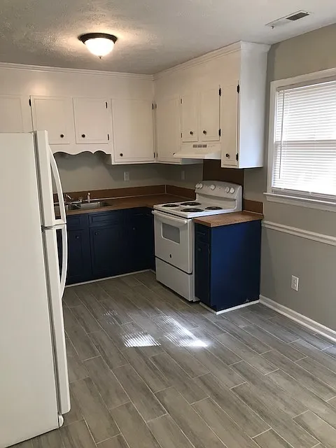 2 bed, 1.5 bath, 1100 sqft, $950 — Photo 2