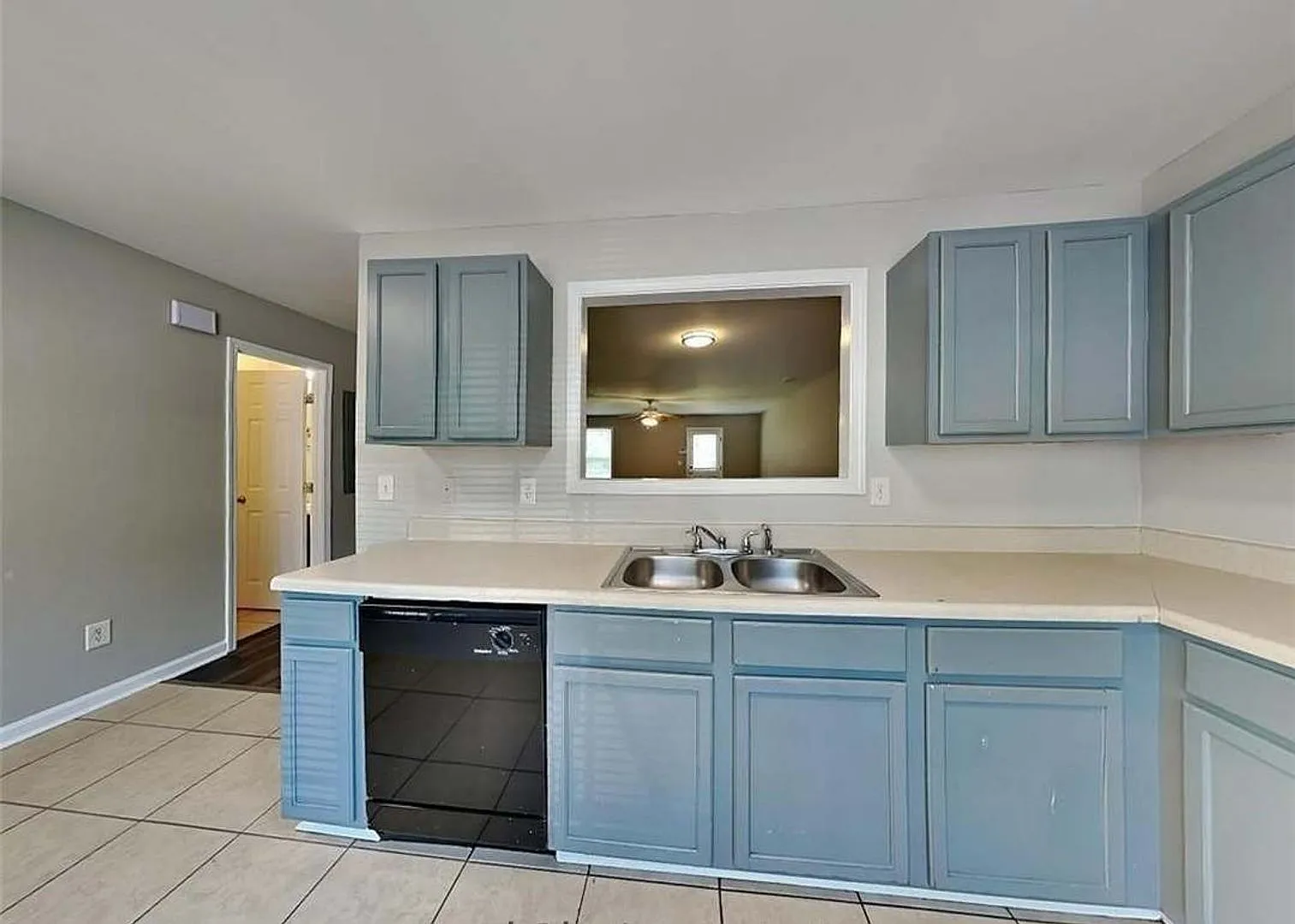 Maple Place Apartments — Photo 3