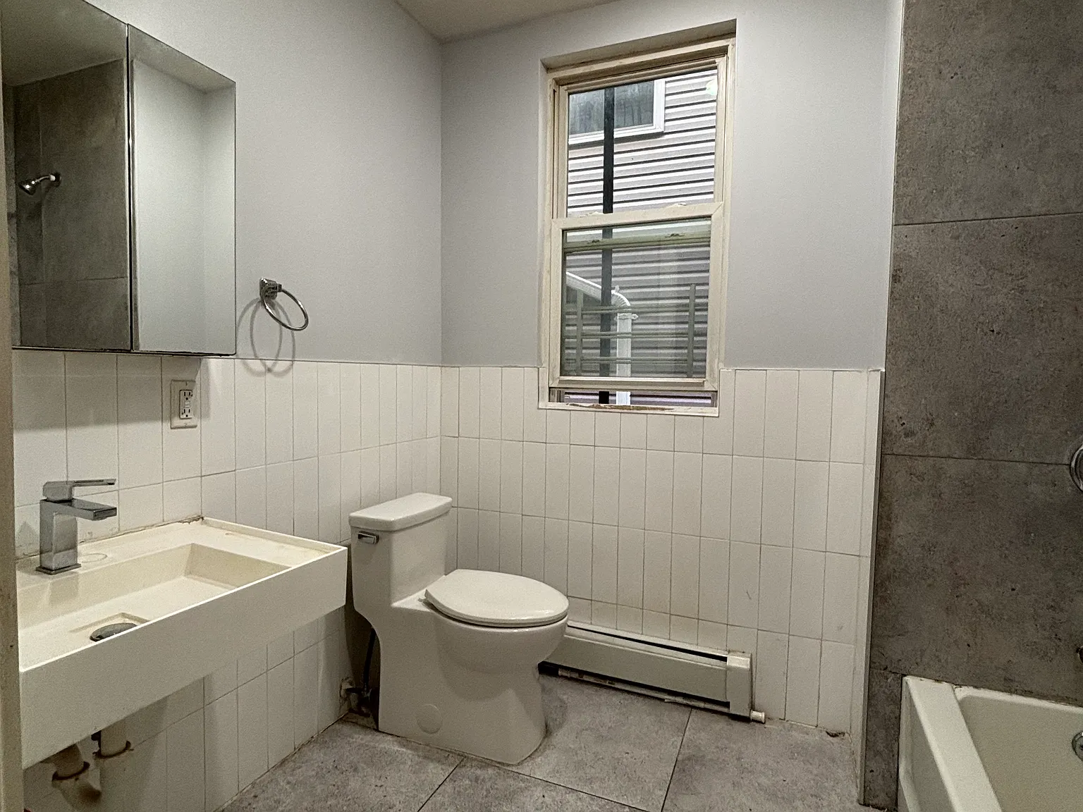 2 bed, 950 sqft, $2,000 — Photo 1